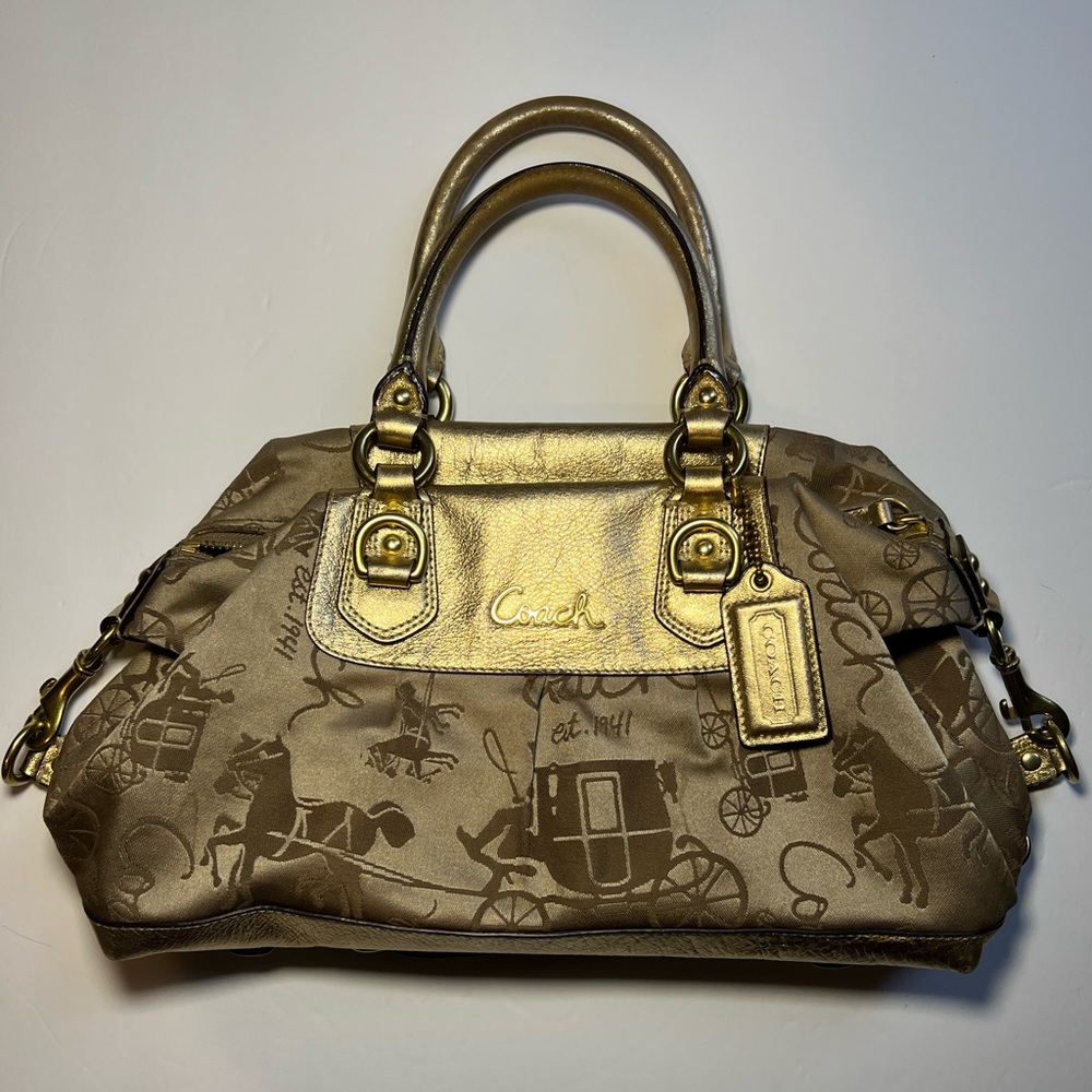 ⭐️COACH TOTE⭐️